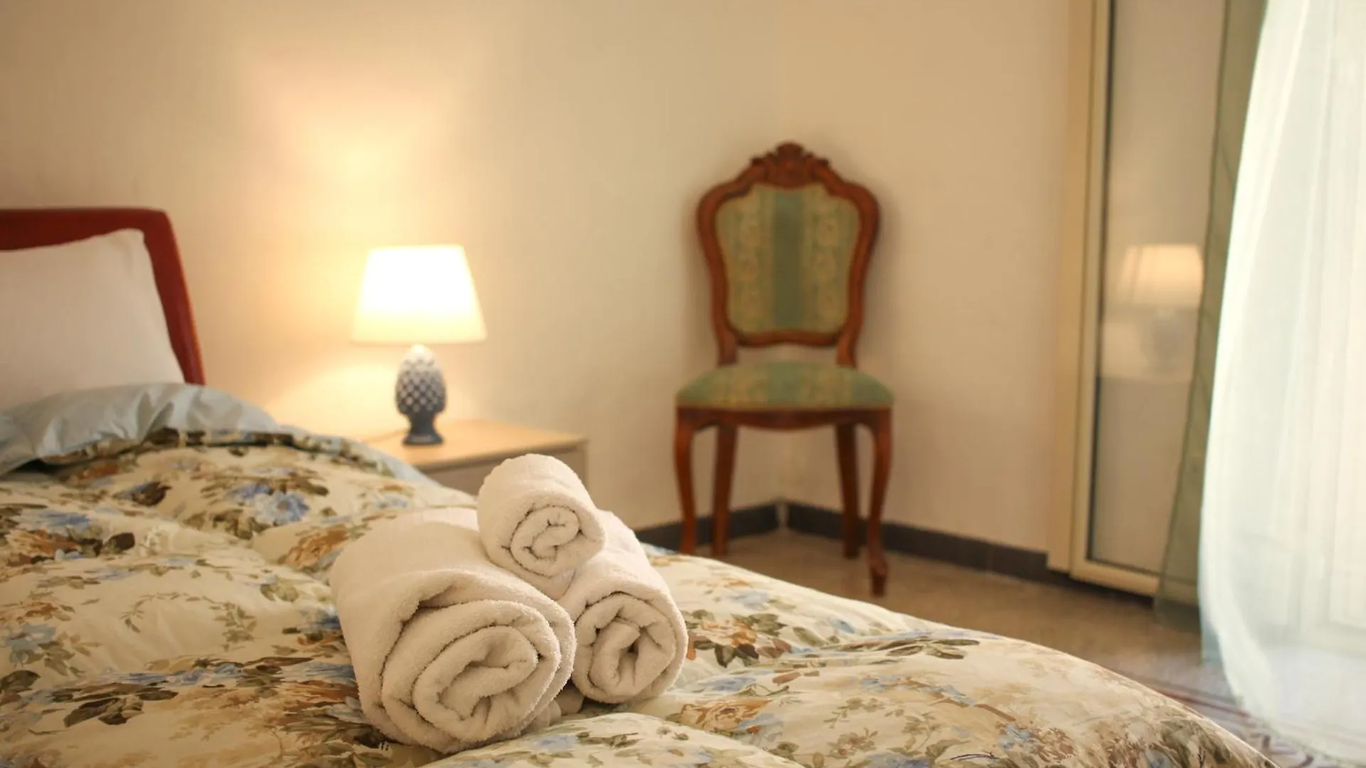 Colonna House Casa Tra La Zisa E La Cattedrale Apartment Palermo Italy